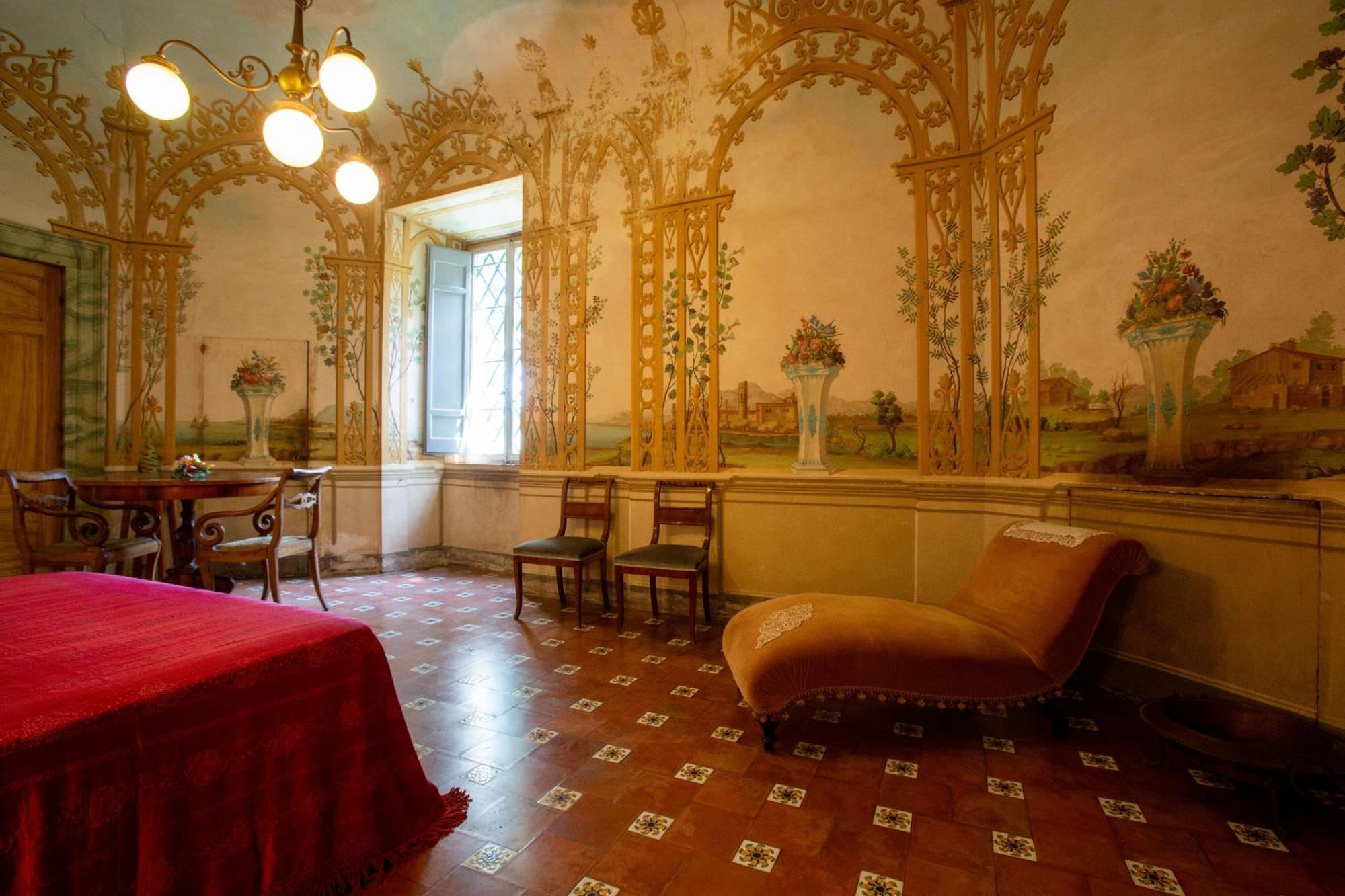 Entire Private Floor In An 1800s Frescoed With Historic Park - Mastrangelo *