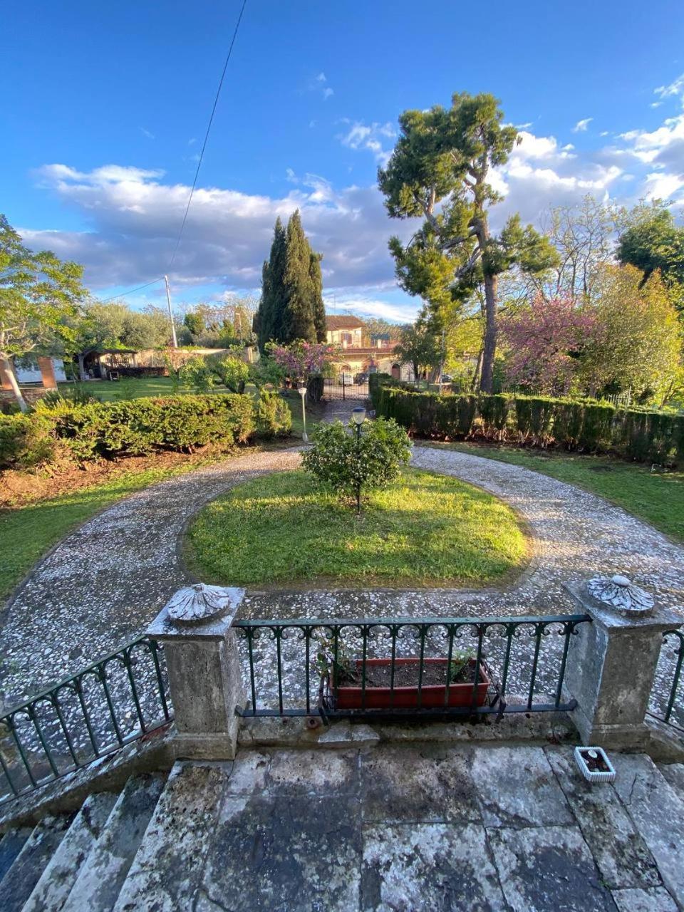 Entire Private Floor In An 1800s Frescoed With Historic Park - Mastrangelo Colli del Tronto