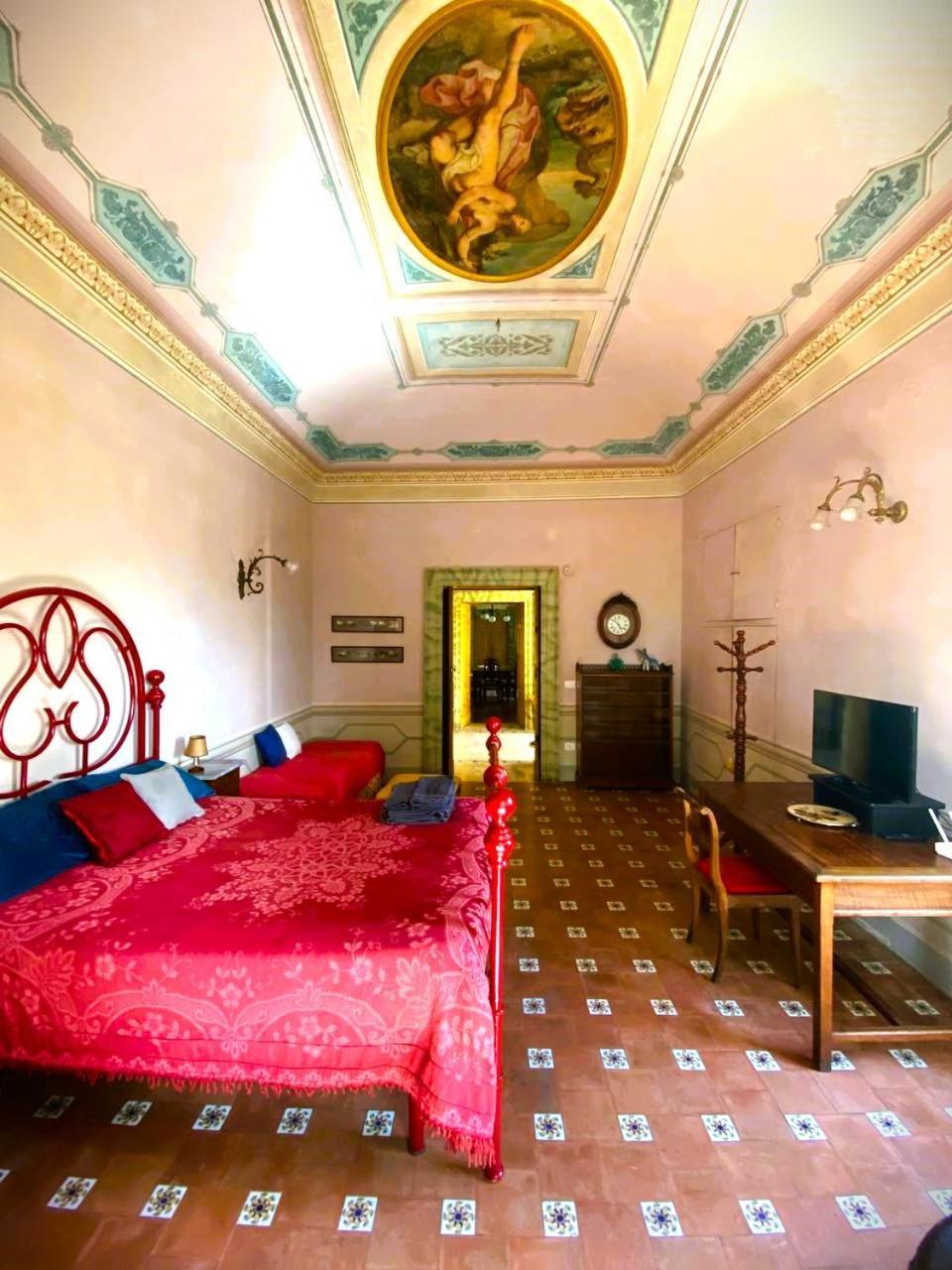 Entire Private Floor In An 1800s Frescoed With Historic Park - Mastrangelo Сasa de vacaciones Colli del Tronto