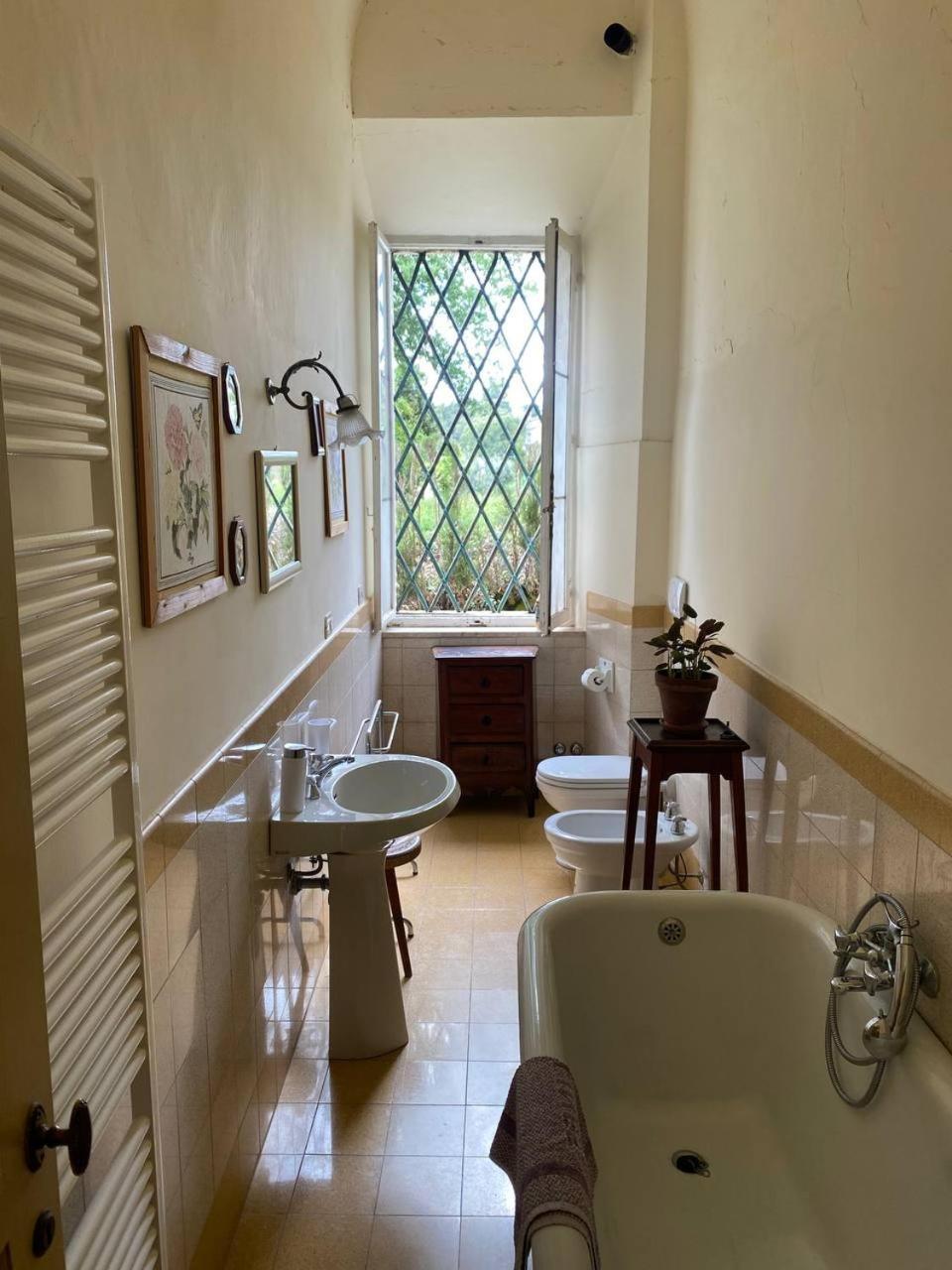 Entire Private Floor In An 1800s Frescoed With Historic Park - Mastrangelo Colli del Tronto